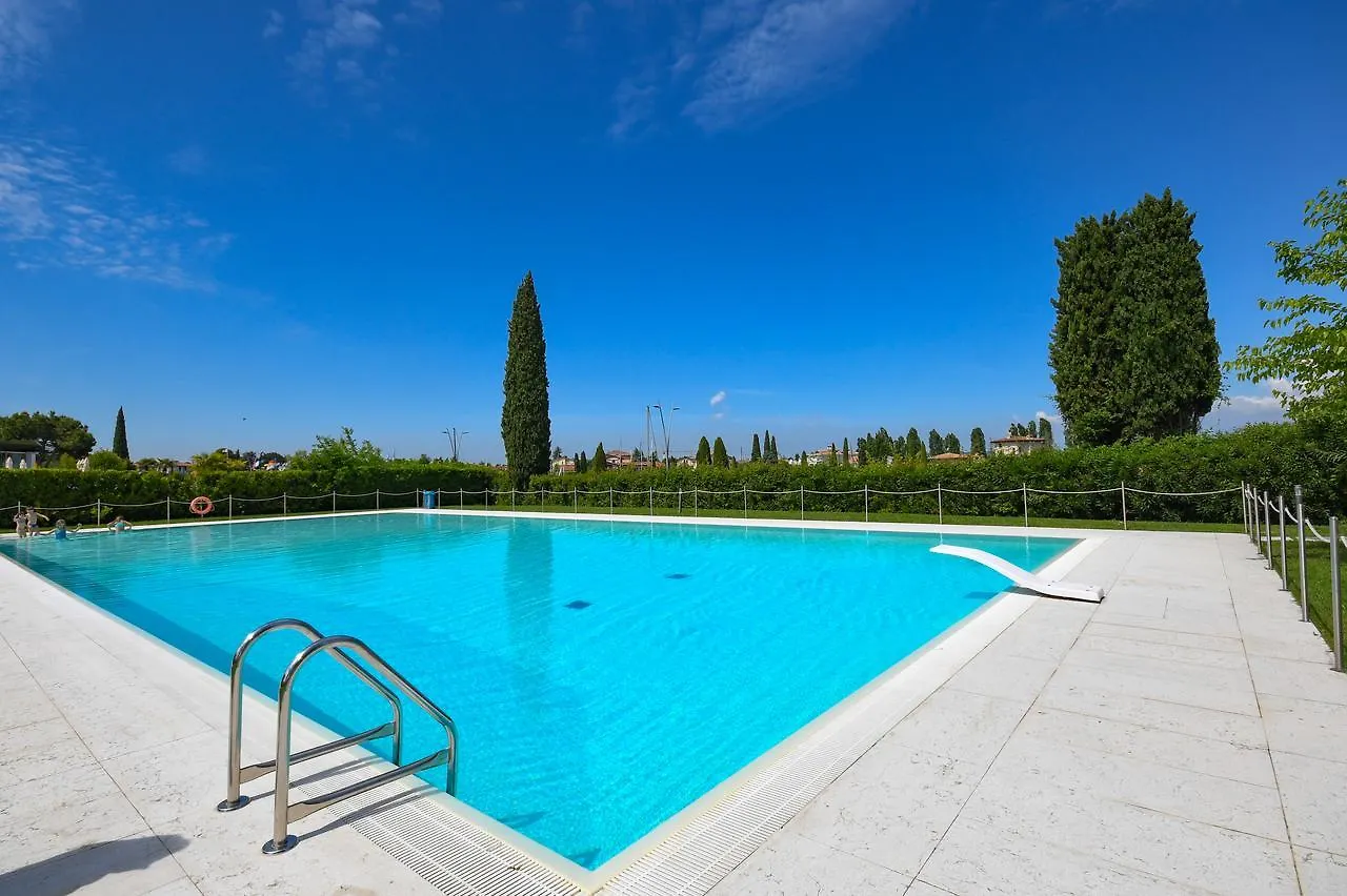 Sirmione Beach Apartment