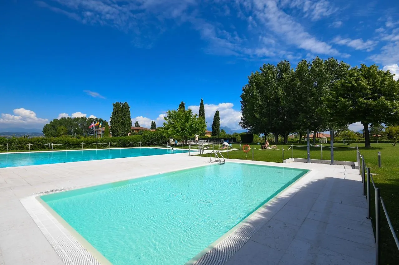 Sirmione Beach Apartment 0*,