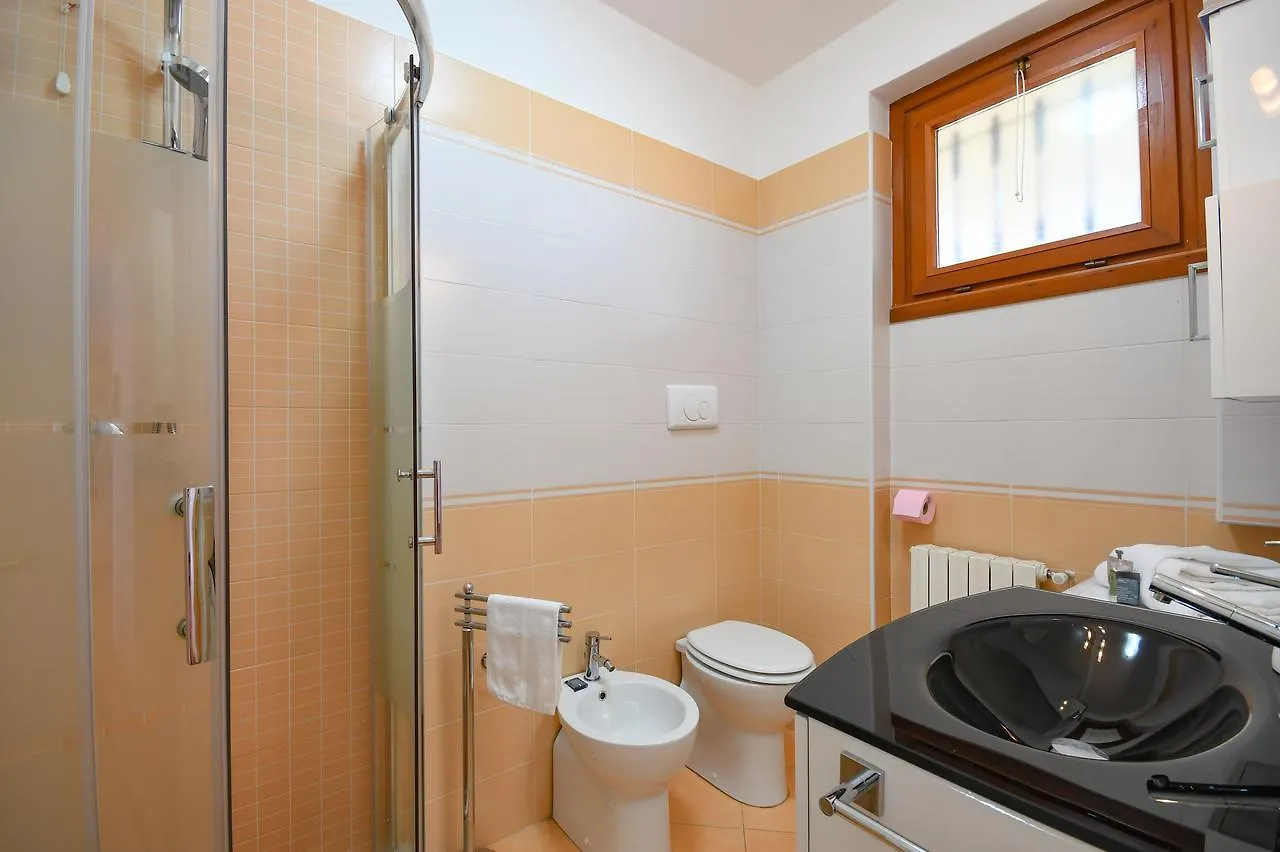 Sirmione Beach Apartment 0*,  Italien