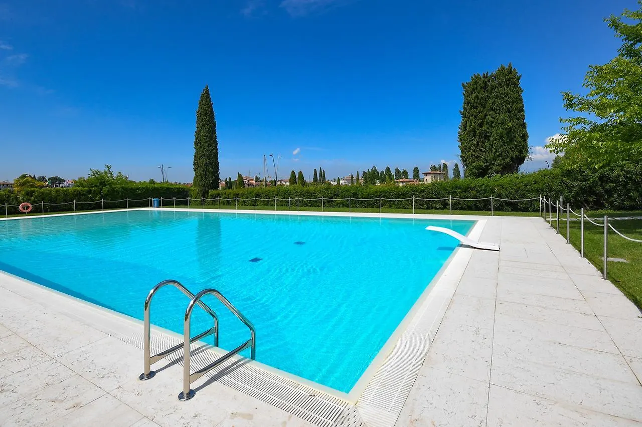 Sirmione Beach Apartment 0*,  Italien