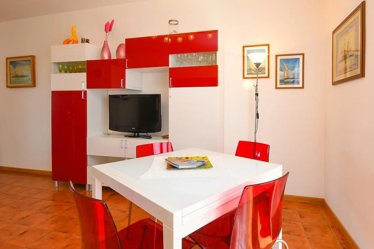 Sirmione Beach Apartment
